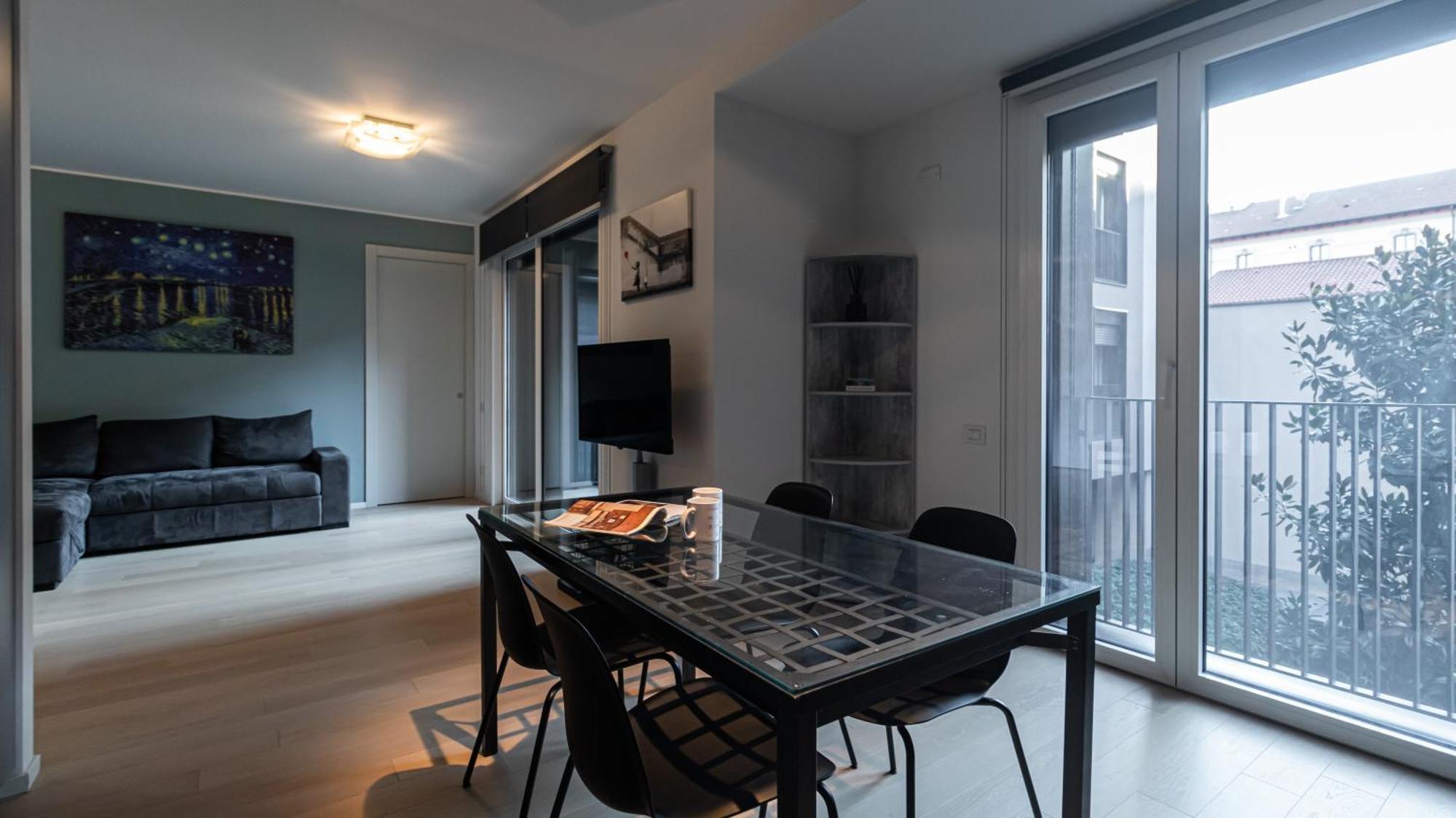 Italianway - Lazzaro Papi 14 C * Milan